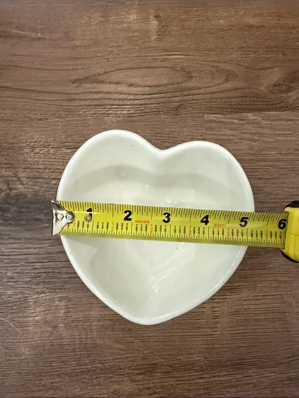 Heart-Shaped Ceramic Pet Food Bowl - White